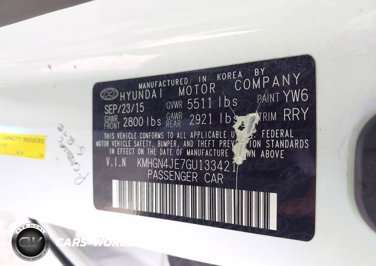 2016 Hyundai Genesis 3.8 VIN:KMHGN4JE7GU133421 - 9