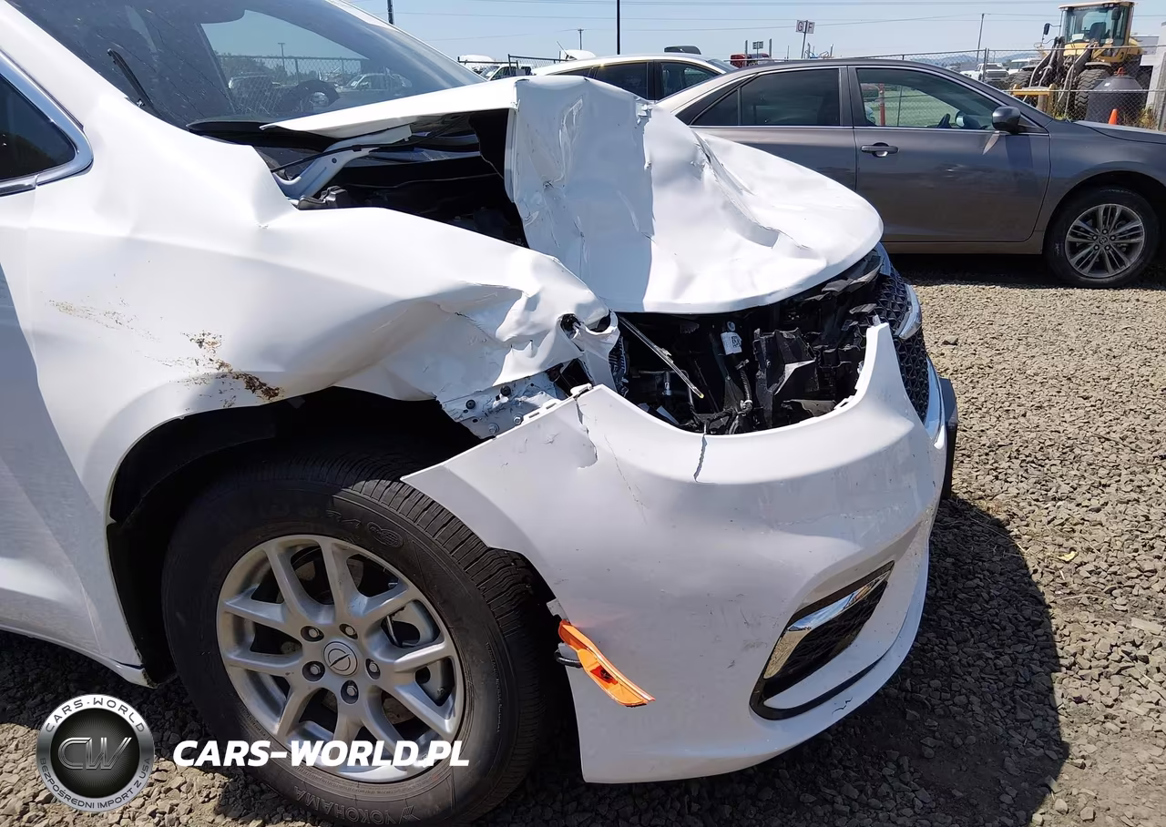 2026 Chrysler Pacifica Select VIN:2C4RC1BG0TR254655 - 6