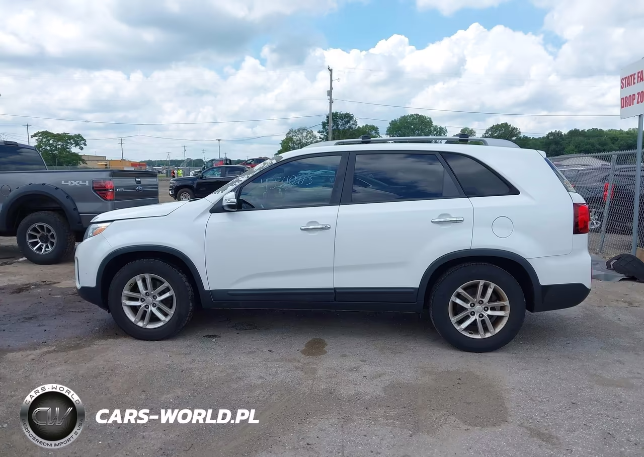 2014 Kia Sorento Lx VIN:5XYKT4A64EG456479 - 14