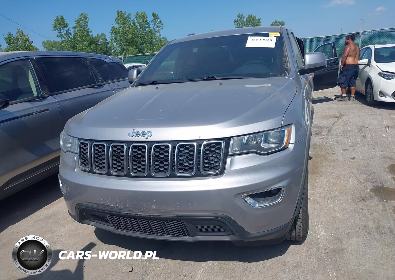 2017 Jeep Grand Cherokee Laredo VIN:1C4RJFAG4HC746190 - 12