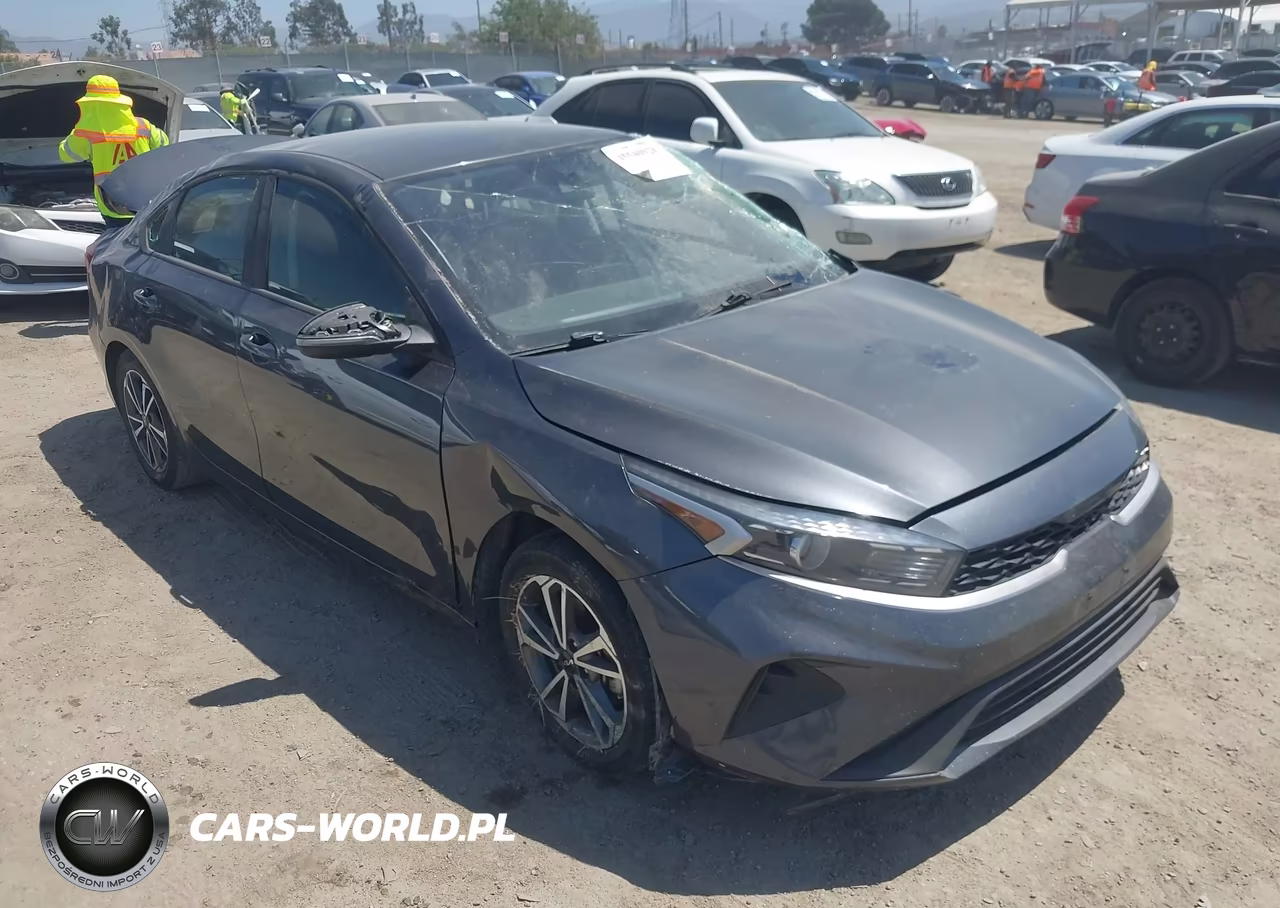 2023 Kia Forte Lxs