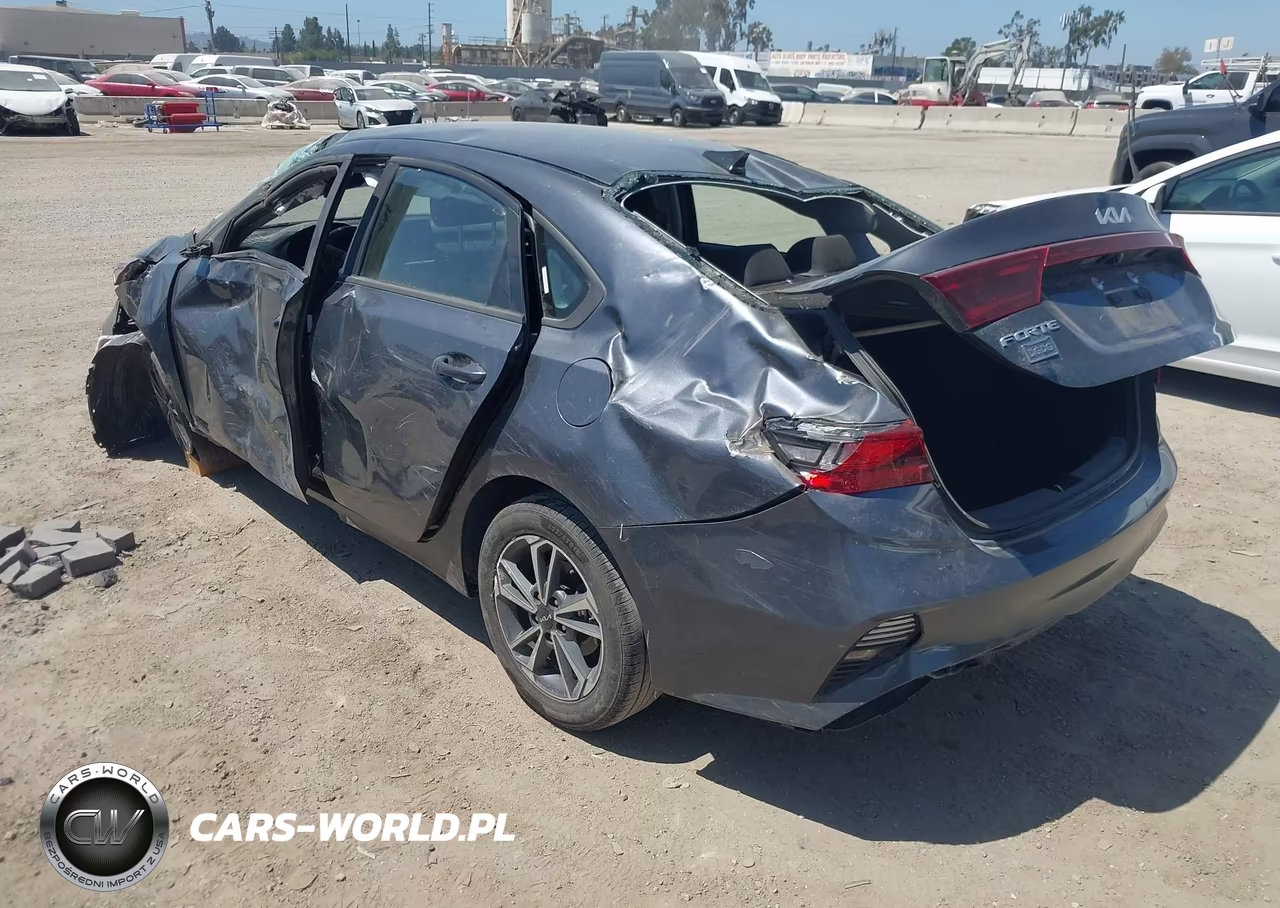 2023 Kia Forte Lxs VIN:3KPF24AD5PE512237 - 3