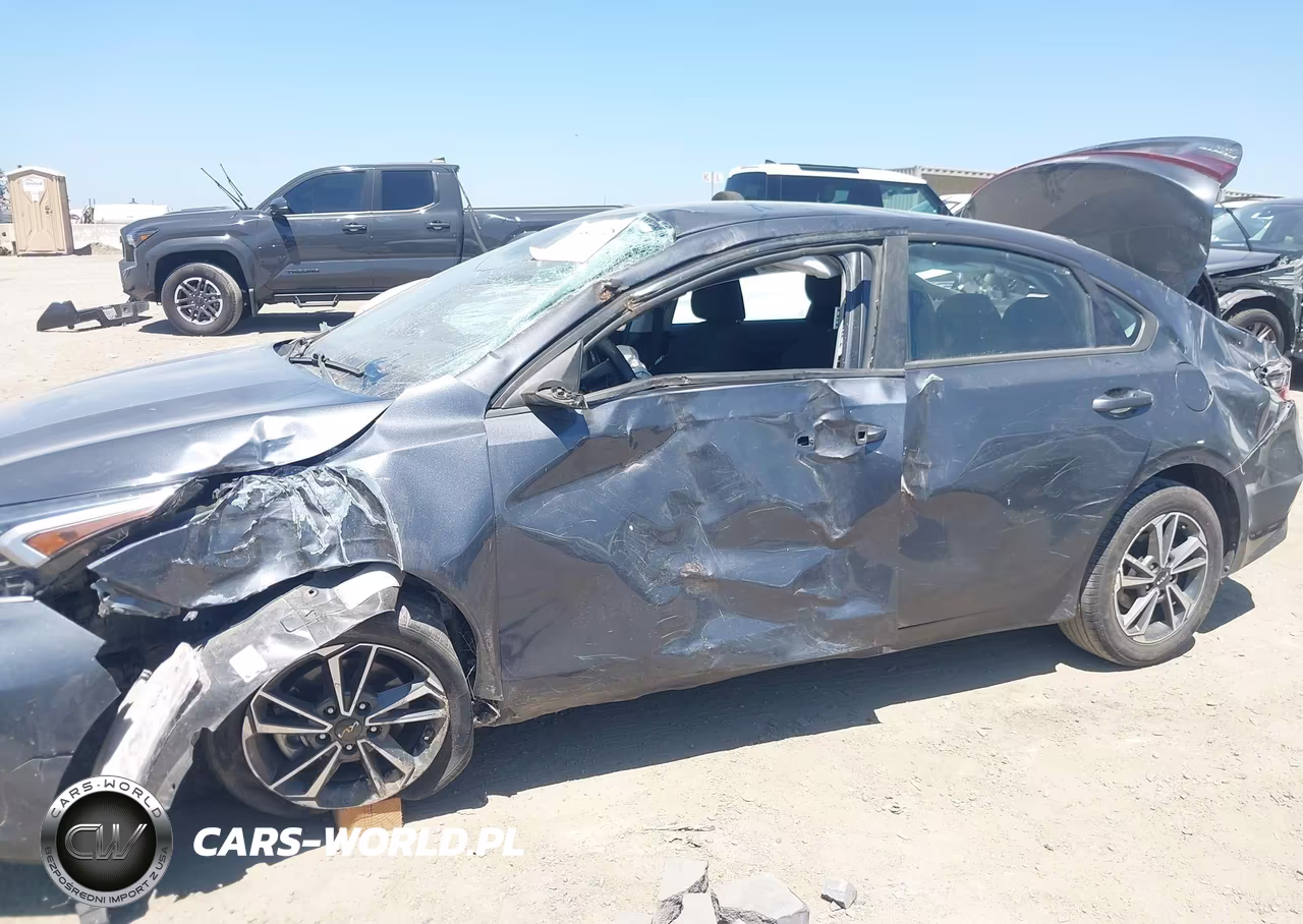 2023 Kia Forte Lxs VIN:3KPF24AD5PE512237 - 6