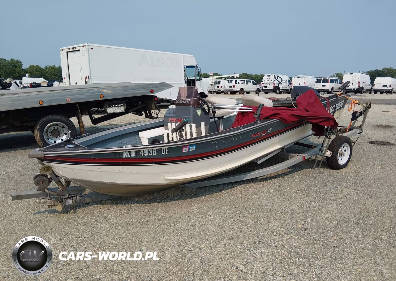1989 Tracker Pro V17 Bass Boat And Trailer VIN:BUJ62164F989 - 2