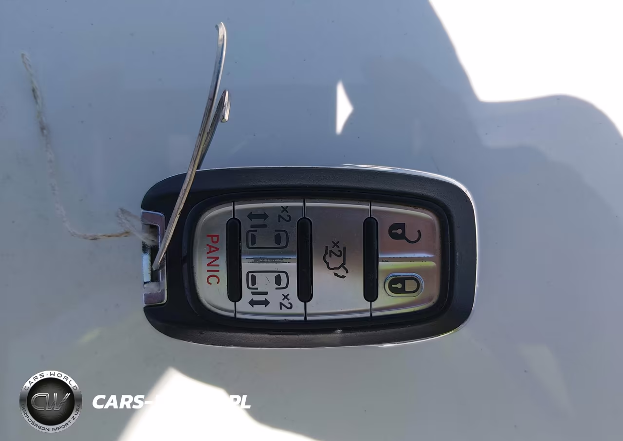 2018 Chrysler Pacifica Touring VIN:2C4RC1DG3JR148694 - 11
