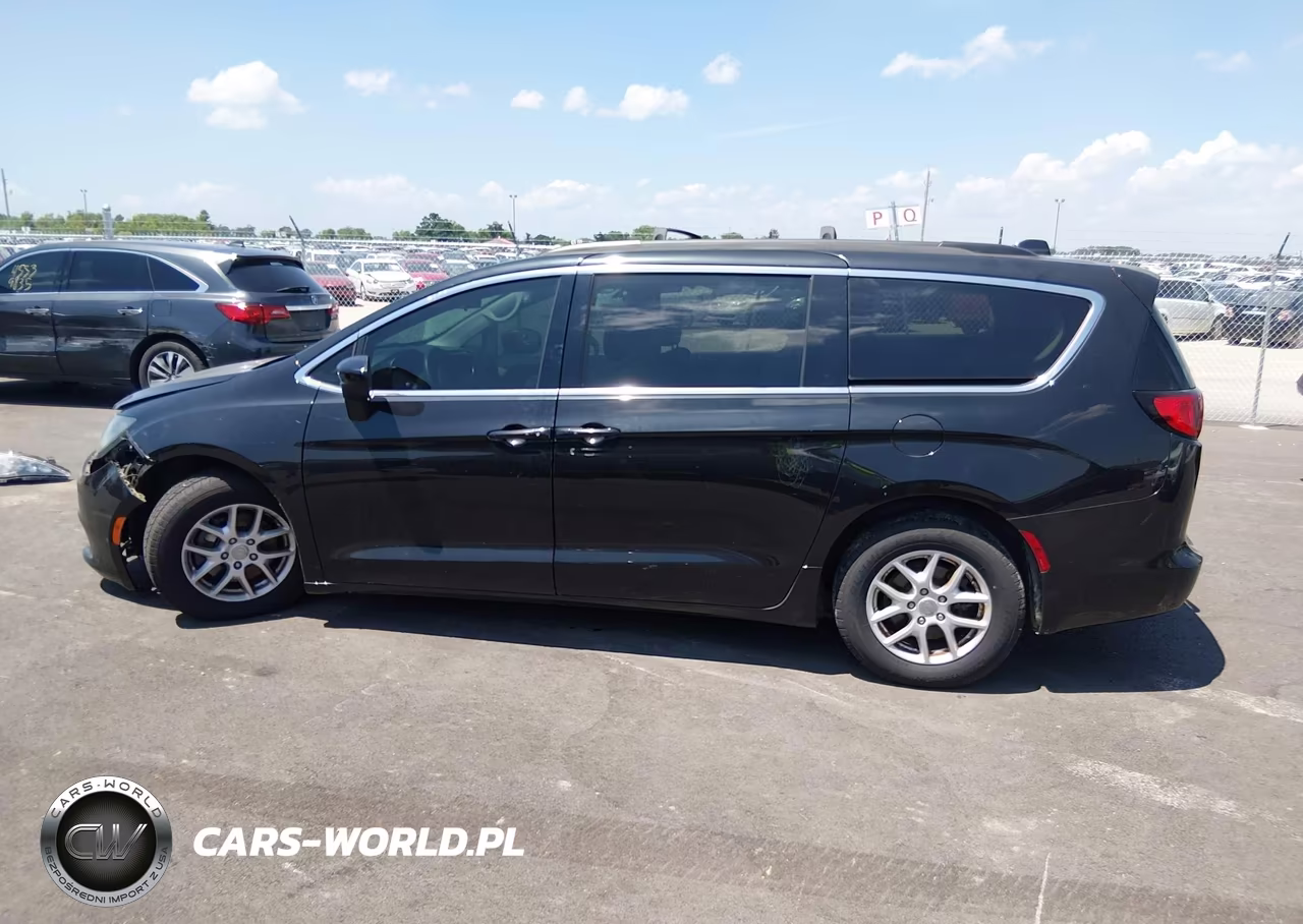 2018 Chrysler Pacifica Touring VIN:2C4RC1DG3JR148694 - 15