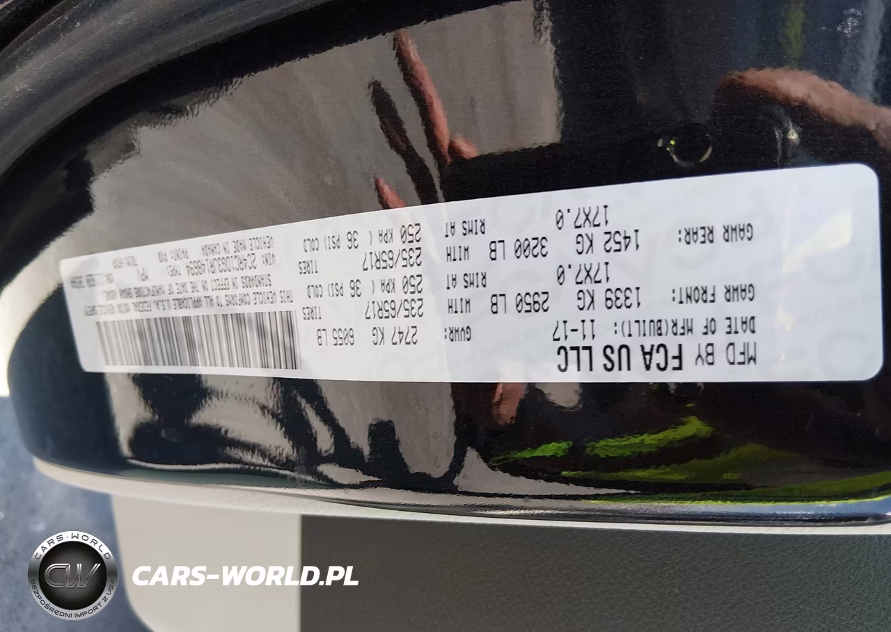 2018 Chrysler Pacifica Touring VIN:2C4RC1DG3JR148694 - 9