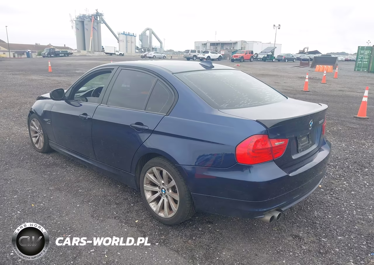 2011 BMW 328I xDrive VIN:WBAPK5G56BNN28944 - 3
