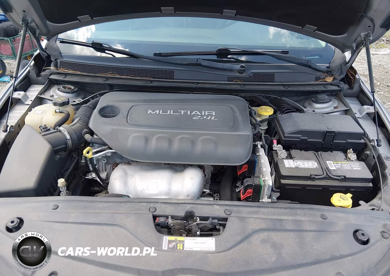 2015 Chrysler 200 C VIN:1C3CCCCB4FN603309 - 10