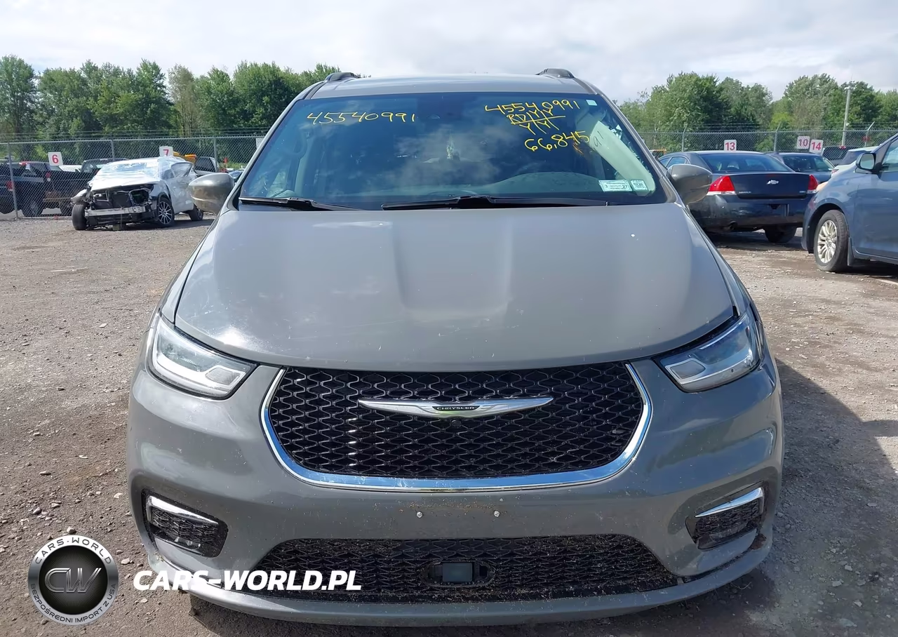 2022 Chrysler Pacifica Touring L VIN:2C4RC1BGXNR154260 - 12