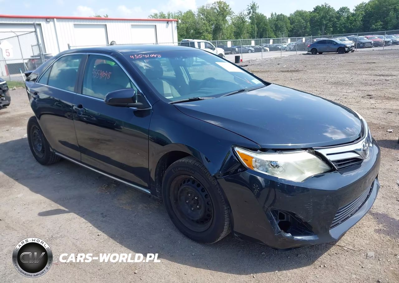 2012 Toyota Camry Le – zdjęcie 1 z 16