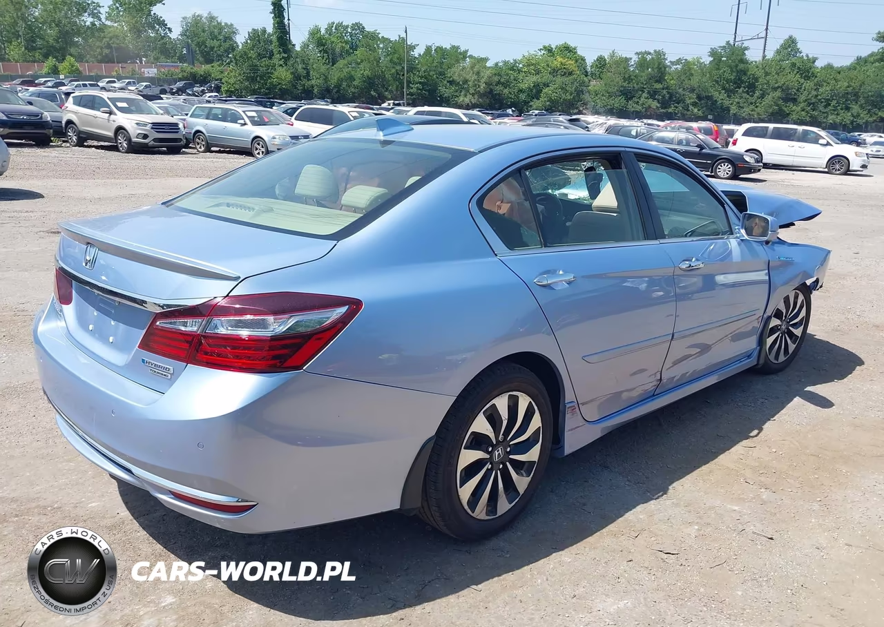 2017 Honda Accord Hybrid Touring VIN:JHMCR6F74HC009223 - 4