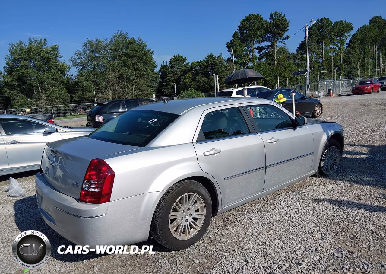 2008 Chrysler 300 Touring VIN:2C3KA53G78H262508 - 4