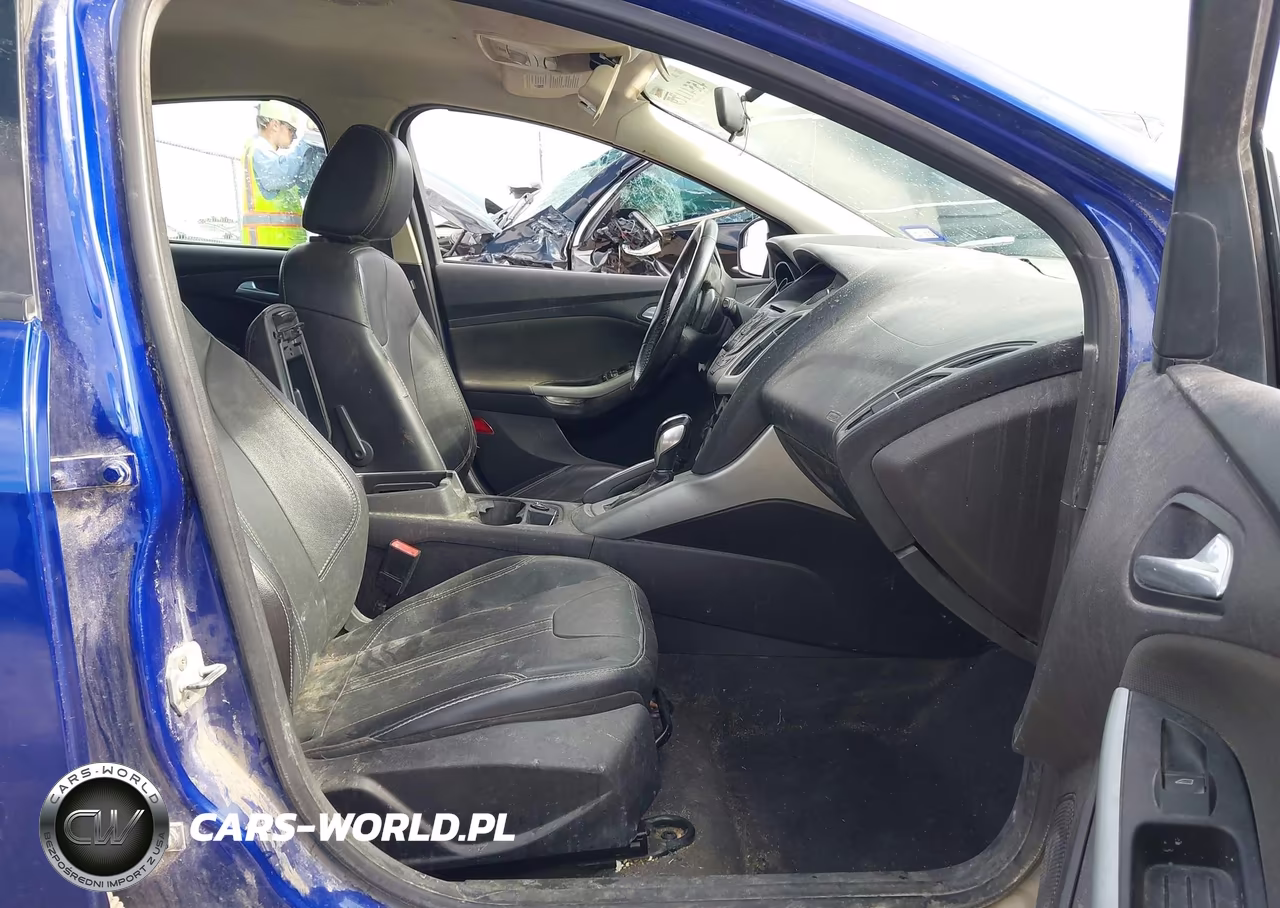2014 Ford Focus Se VIN:1FADP3K27EL132813 - 5