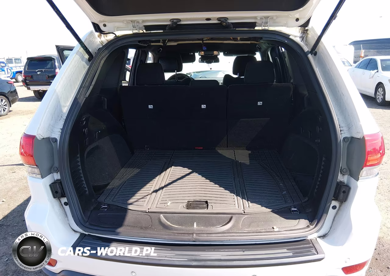 2016 Jeep Grand Cherokee Laredo VIN:1C4RJFAG9GC444246 - 17