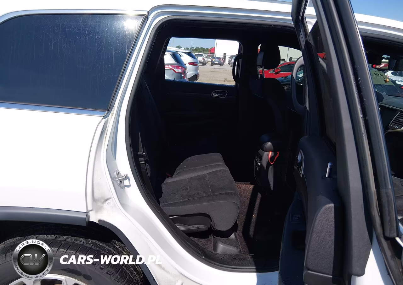 2016 Jeep Grand Cherokee Laredo VIN:1C4RJFAG9GC444246 - 8