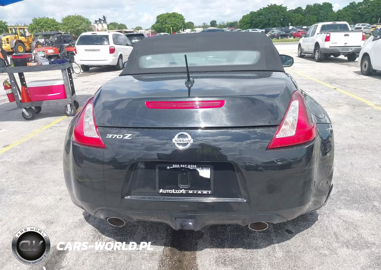 2018 Nissan 370Z Touring VIN:JN1AZ4FH2JM520261 - 17