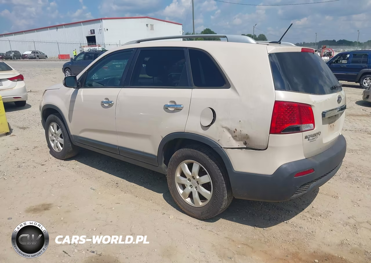 2011 Kia Sorento Lx V6 VIN:5XYKT4A29BG123042 - 3