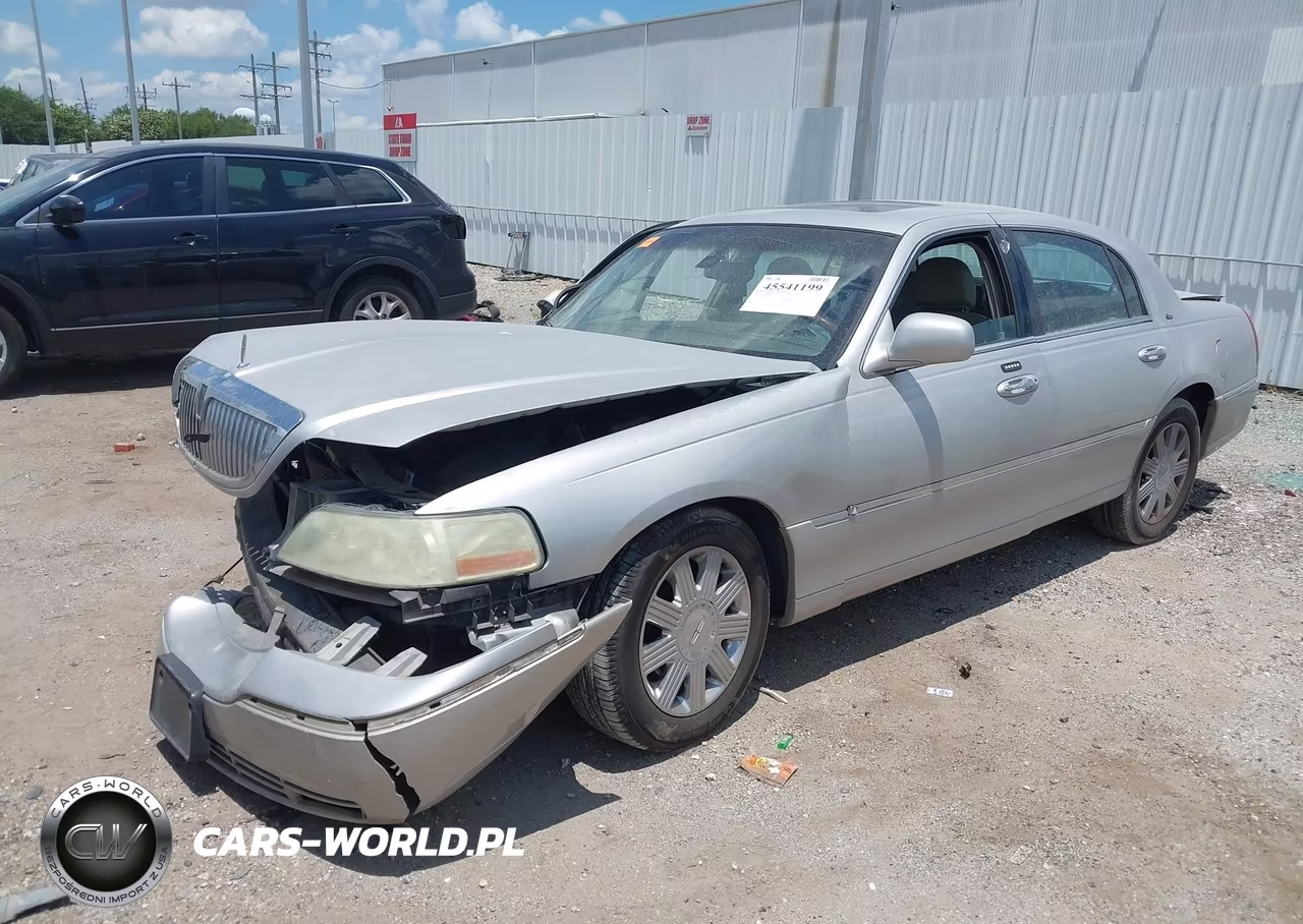 2003 Lincoln Town Car Cartier VIN:1LNHM83W03Y656111 - 2