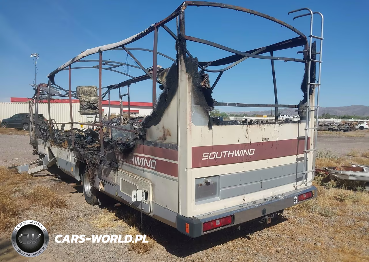 1988 Chevrolet P30 VIN:1GBKP37W7J3325622 - 3