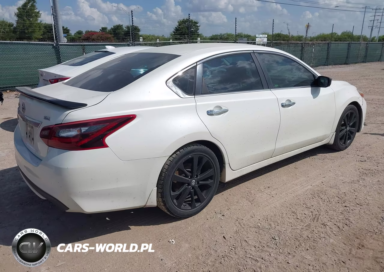 2017 Nissan Altima 2.5 Sr VIN:1N4AL3AP0HC298557 - 4
