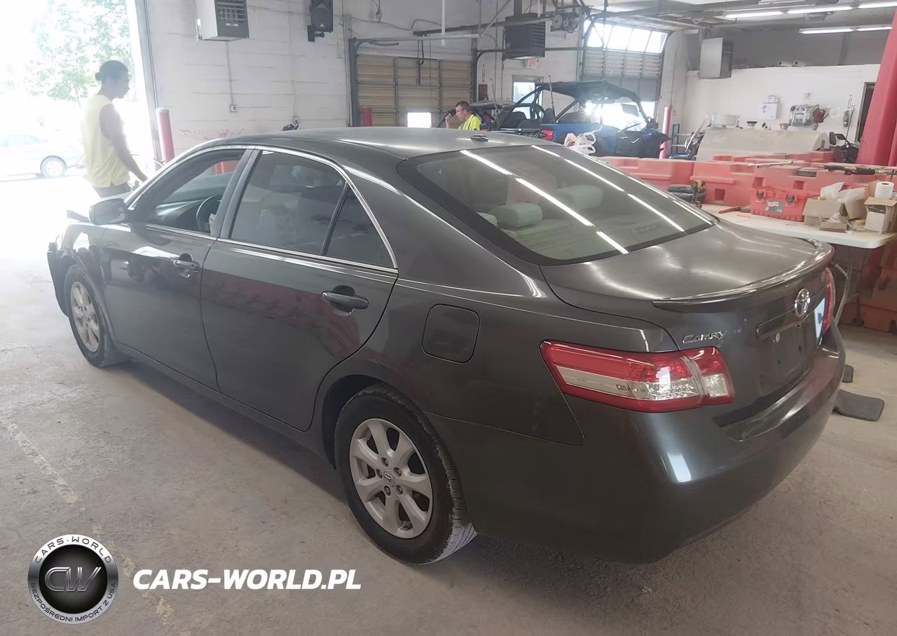 2010 Toyota Camry Le VIN:4T1BF3EK9AU082044 - 3