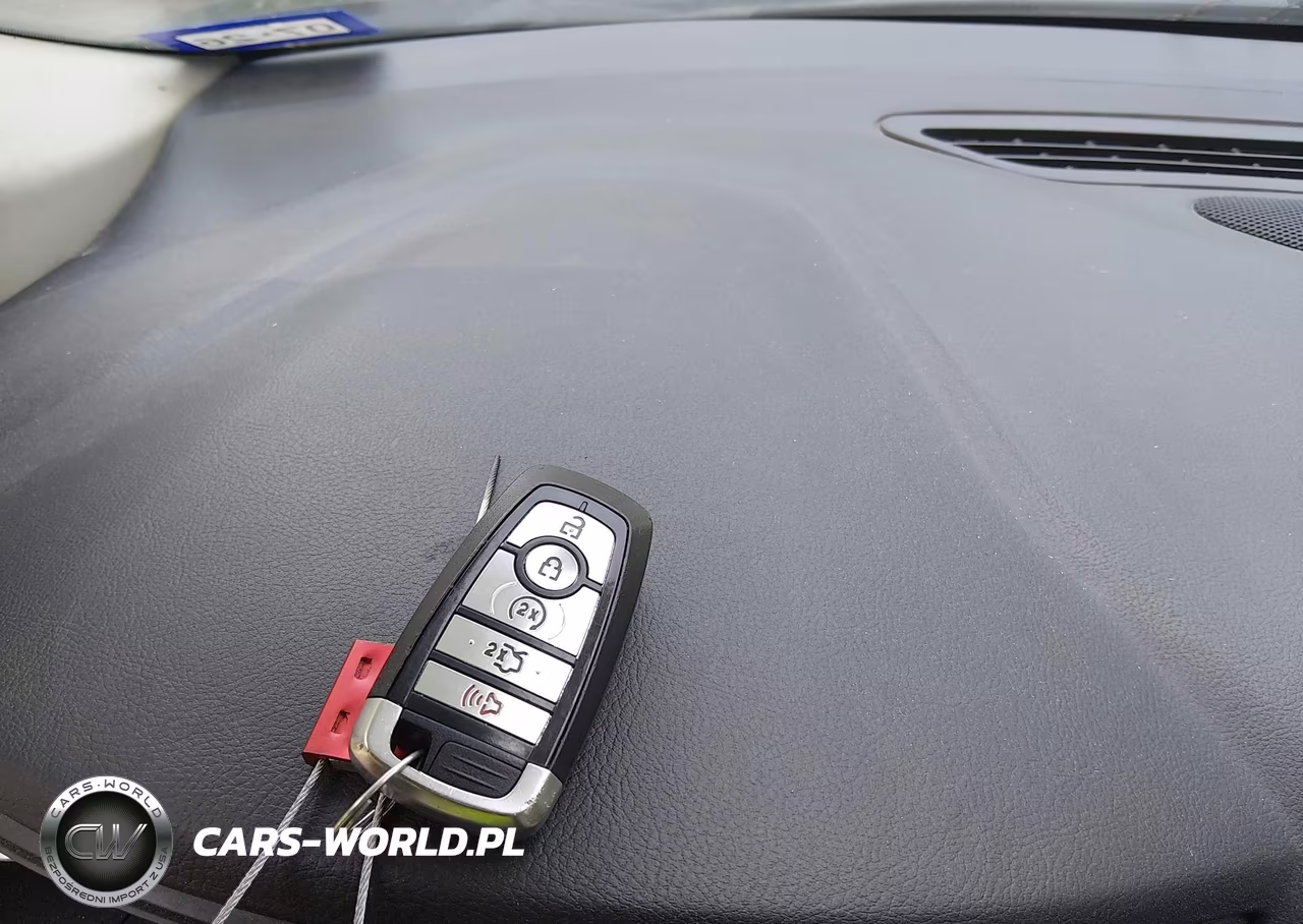 2018 Ford Fusion Hybrid Platinum-Titanium VIN:3FA6P0RU9JR141622 - 11