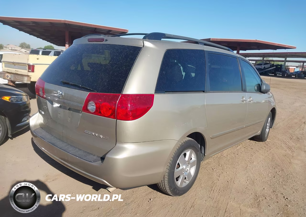 2010 Toyota Sienna Le VIN:5TDKK4CC1AS334889 - 4