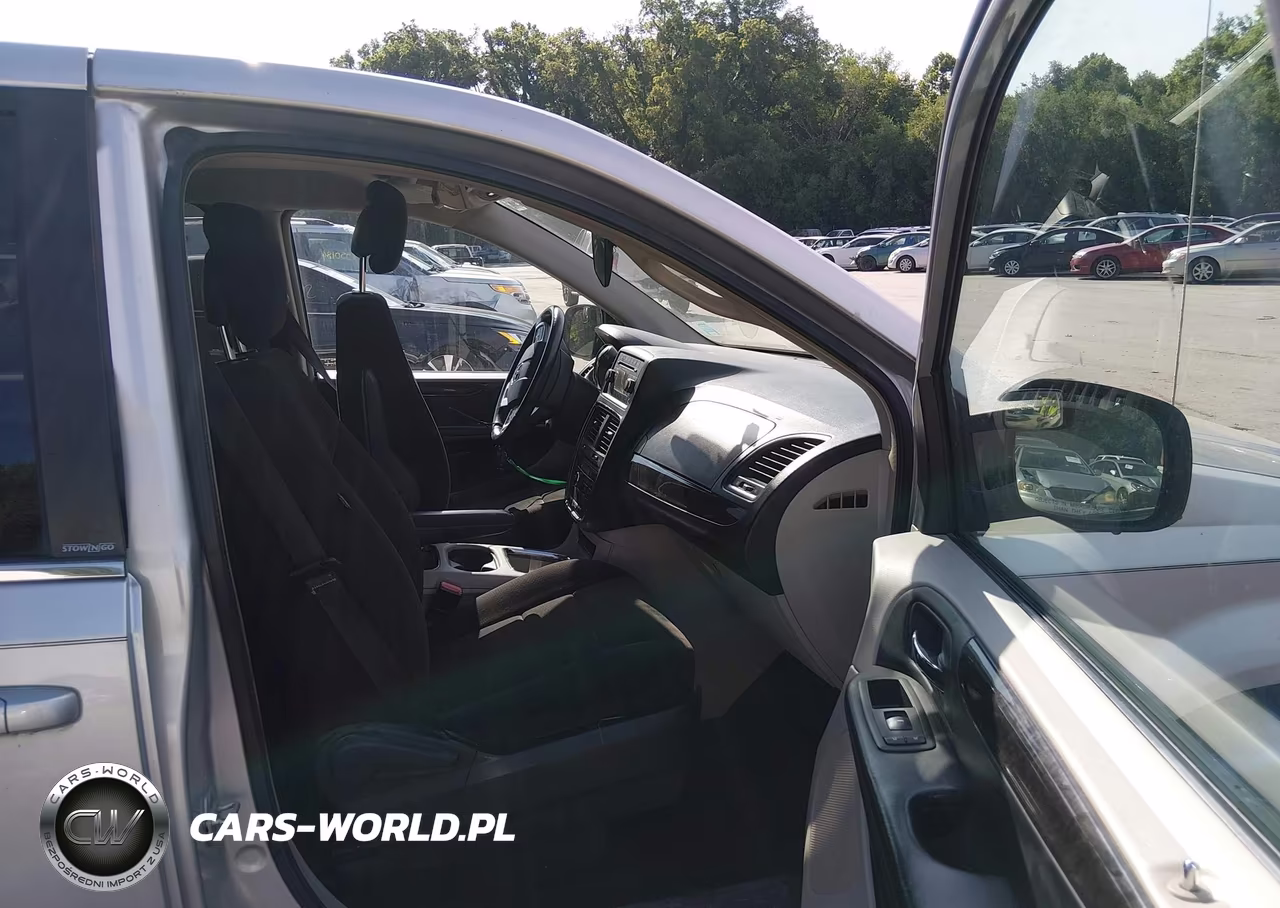 2012 Dodge Grand Caravan Crew VIN:2C4RDGDG6CR198301 - 5