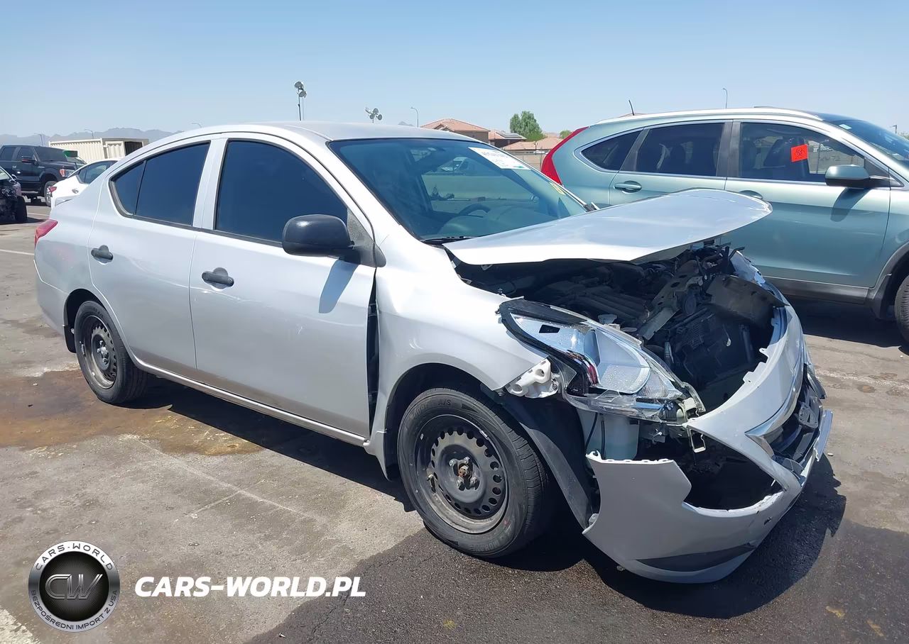 2015 Nissan Versa 1.6 S+ – zdjęcie 1 z 16