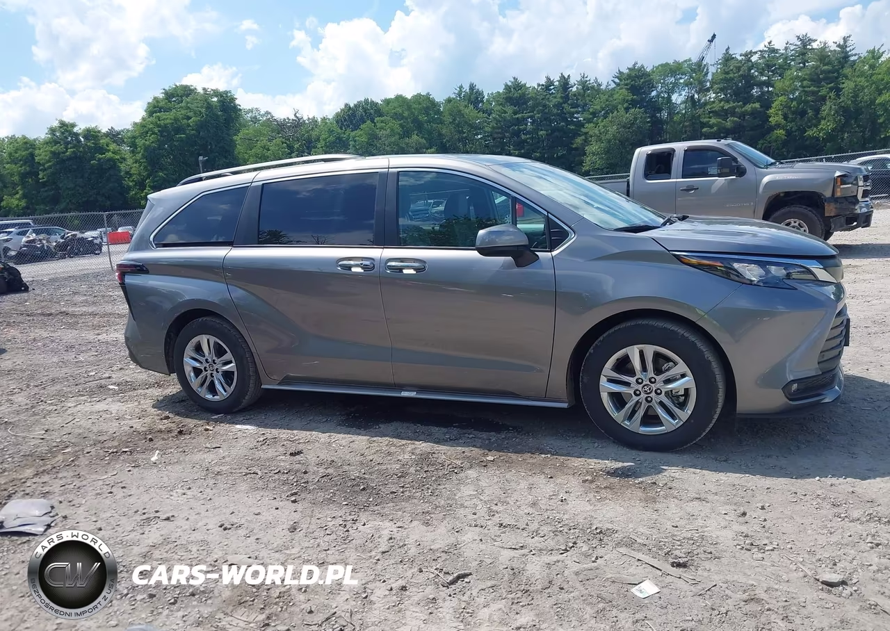 2026 Toyota Sienna Xle VIN:5TDYSKFC3TS244396 - 13