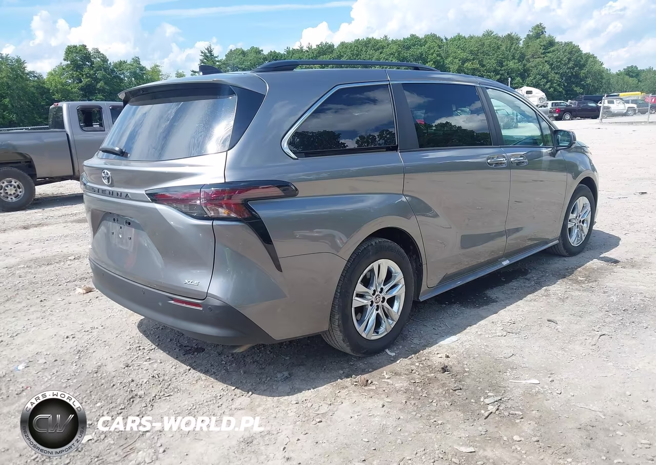 2026 Toyota Sienna Xle VIN:5TDYSKFC3TS244396 - 4