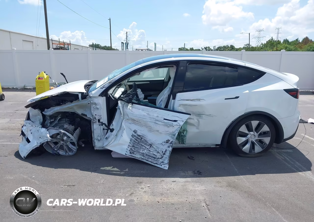 2022 Tesla Model Y Long Range Dual Motor All-Wheel Drive VIN:7SAYGAEE7NF530194 - 14