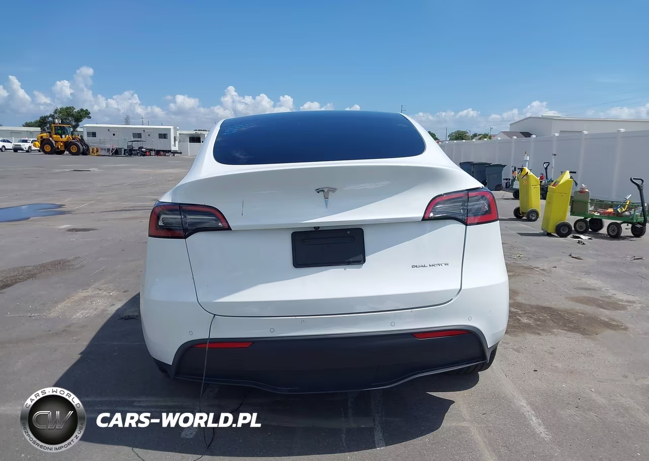 2022 Tesla Model Y Long Range Dual Motor All-Wheel Drive VIN:7SAYGAEE7NF530194 - 16