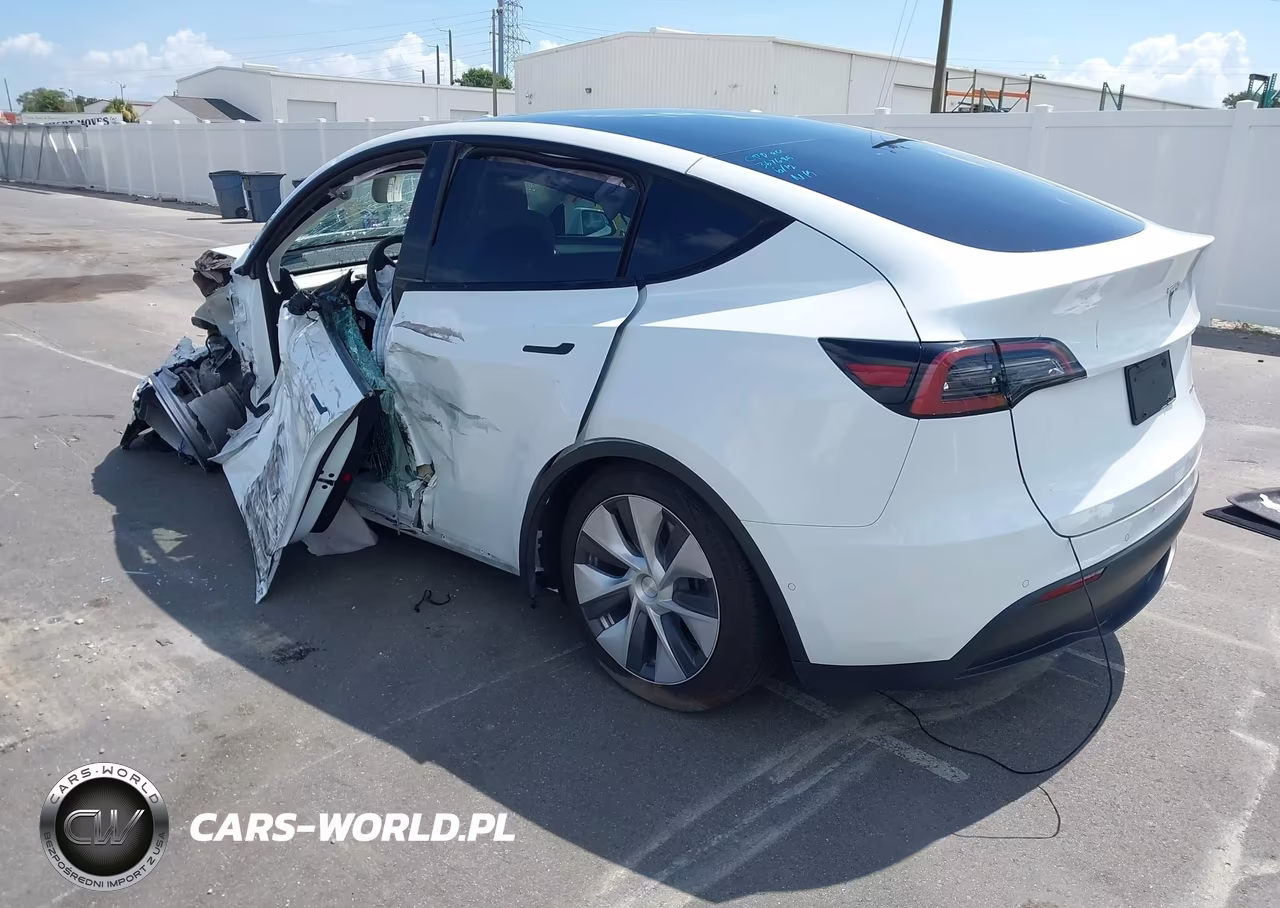 2022 Tesla Model Y Long Range Dual Motor All-Wheel Drive VIN:7SAYGAEE7NF530194 - 3