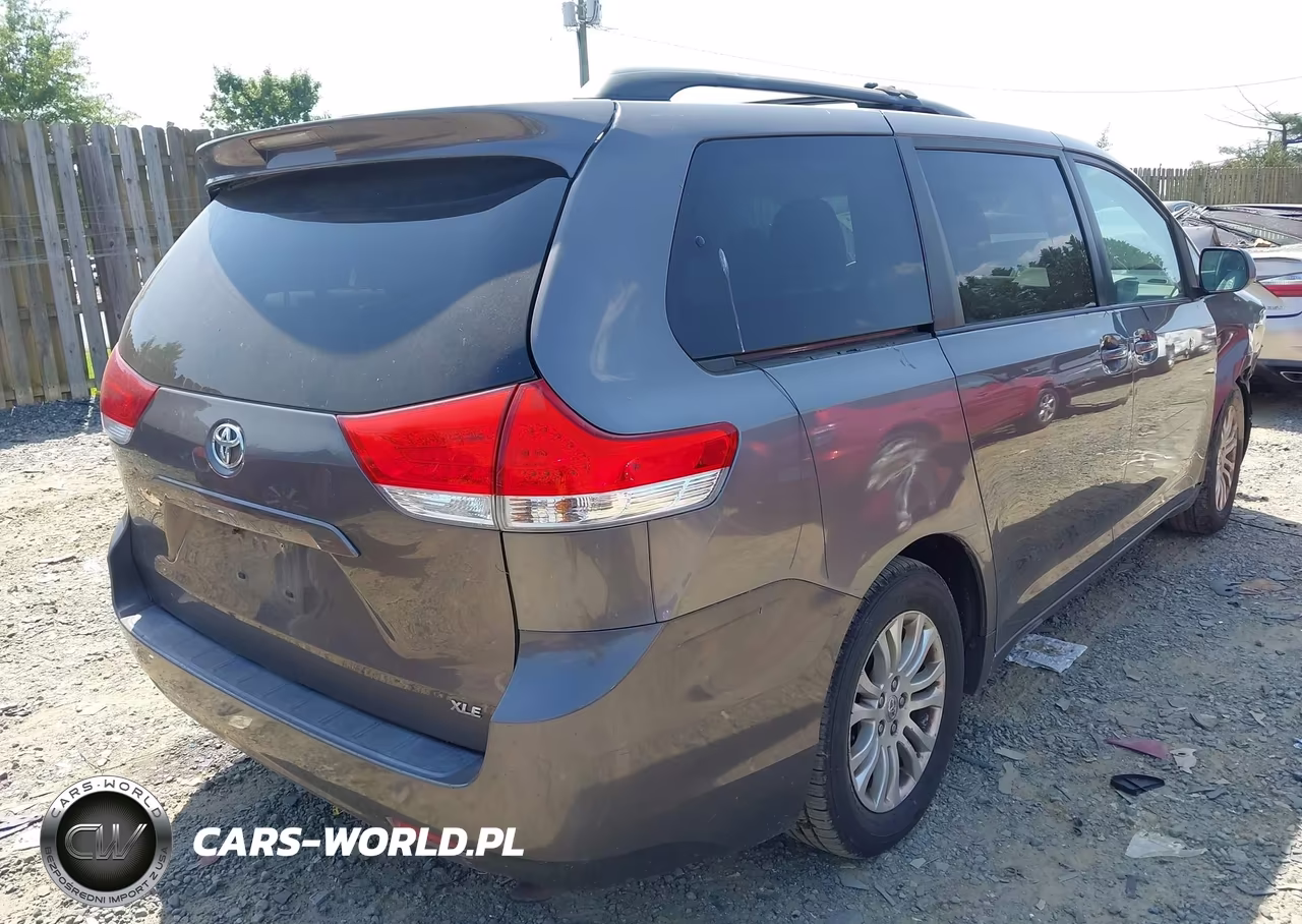 2012 Toyota Sienna Xle V6 8 Passenger VIN:5TDYK3DC5CS210338 - 4