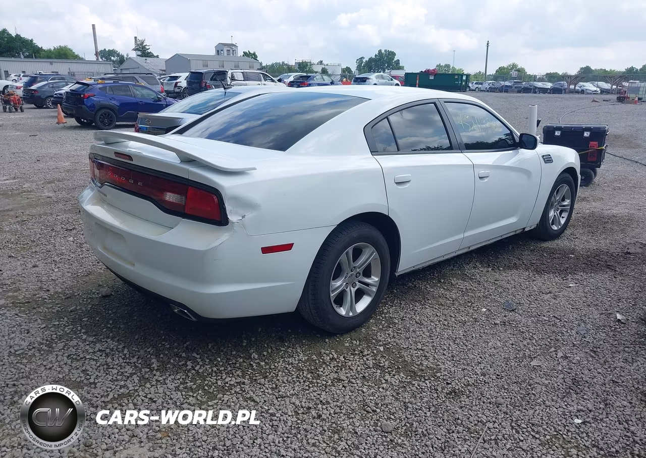 2013 Dodge Charger Se VIN:2C3CDXBG2DH720085 - 4