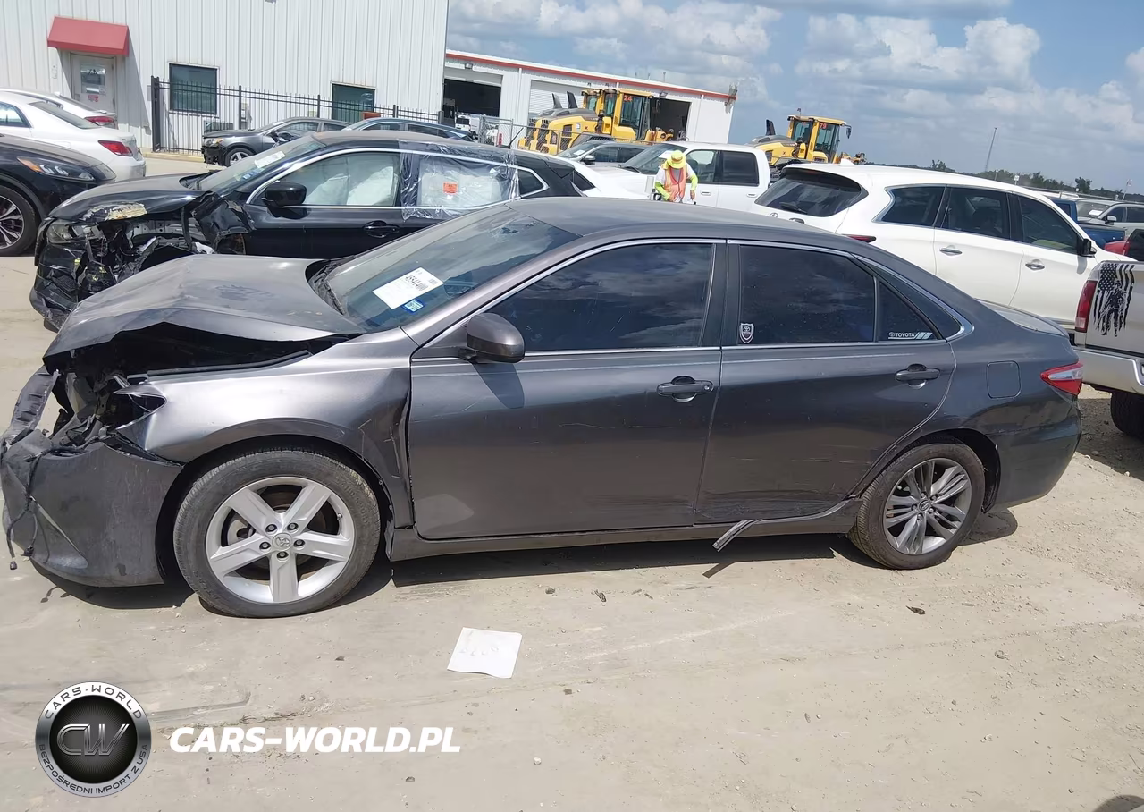 2015 Toyota Camry Se VIN:4T1BF1FK1FU107514 - 15