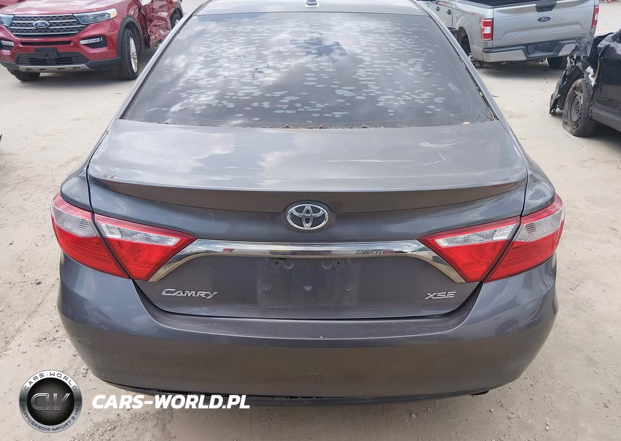 2015 Toyota Camry Se VIN:4T1BF1FK1FU107514 - 17