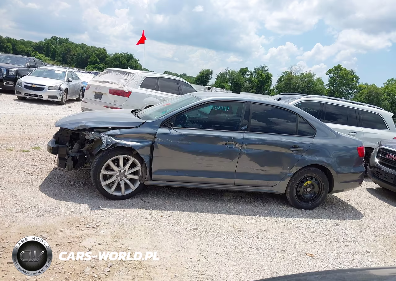 2015 Volkswagen Jetta 2.0L S VIN:3VW2K7AJ3FM215829 - 15
