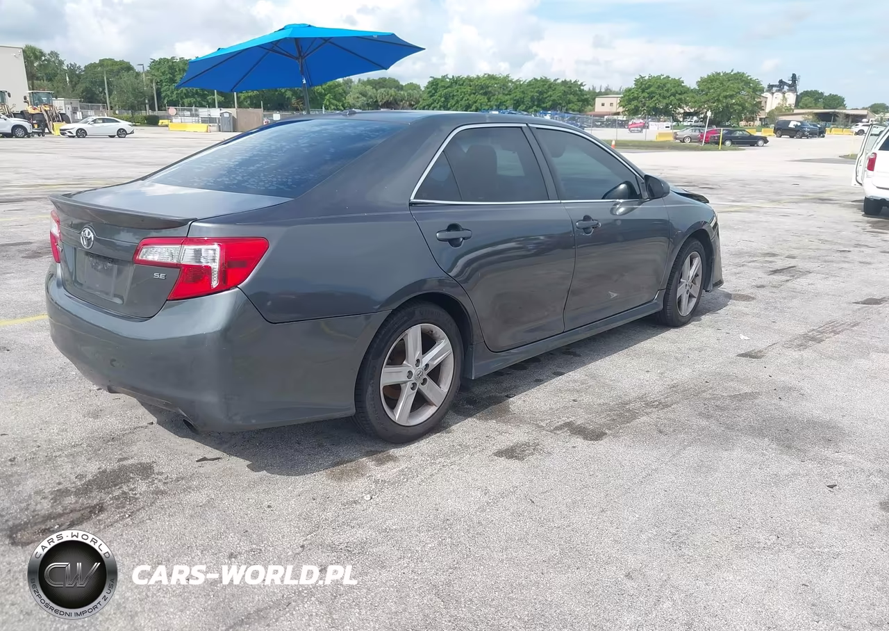 2013 Toyota Camry Se VIN:4T1BF1FK2DU275756 - 4