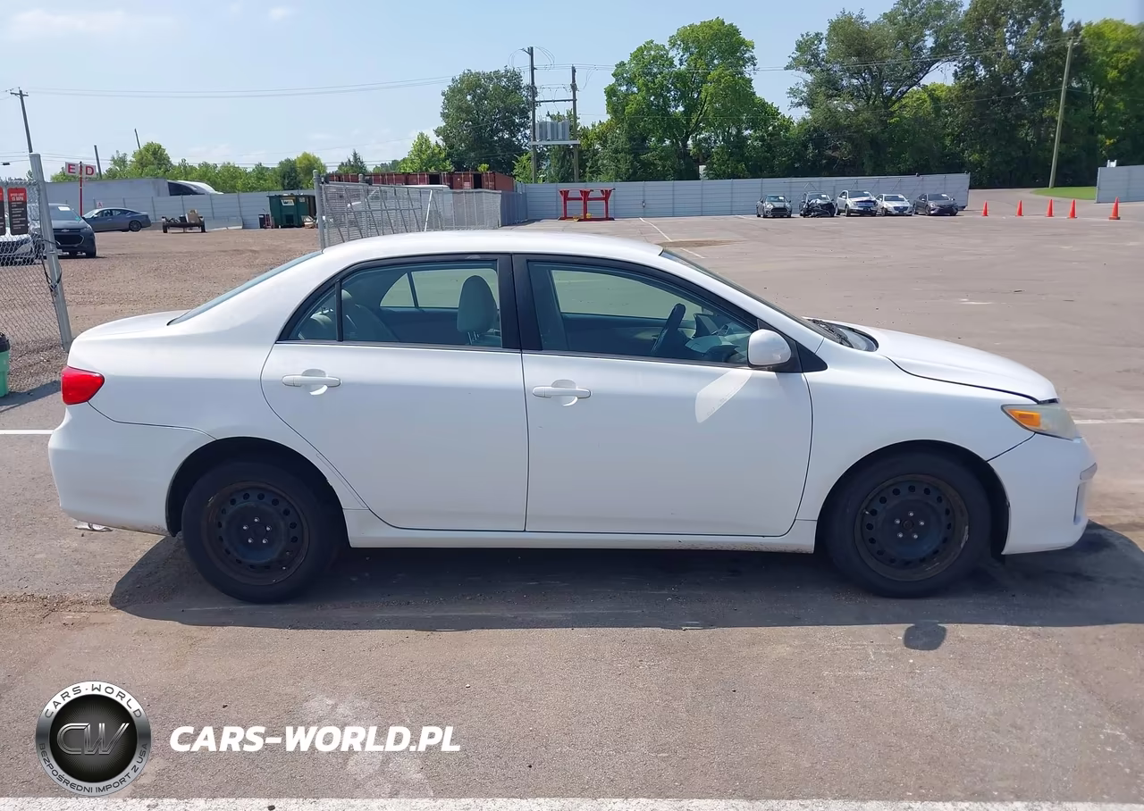 2013 Toyota Corolla Le VIN:2T1BU4EE9DC984530 - 13