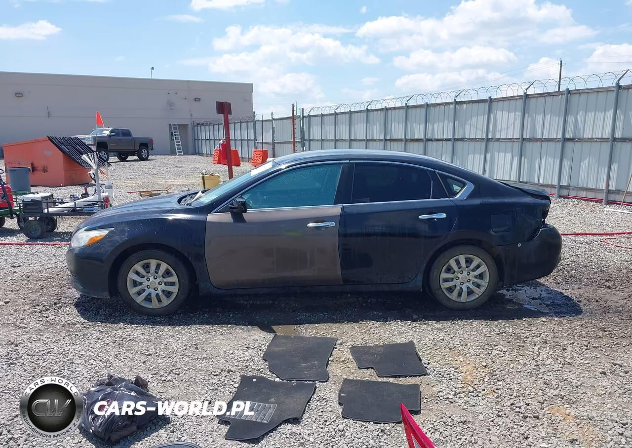 2018 Nissan Altima 2.5 S VIN:1N4AL3AP5JC116079 - 15
