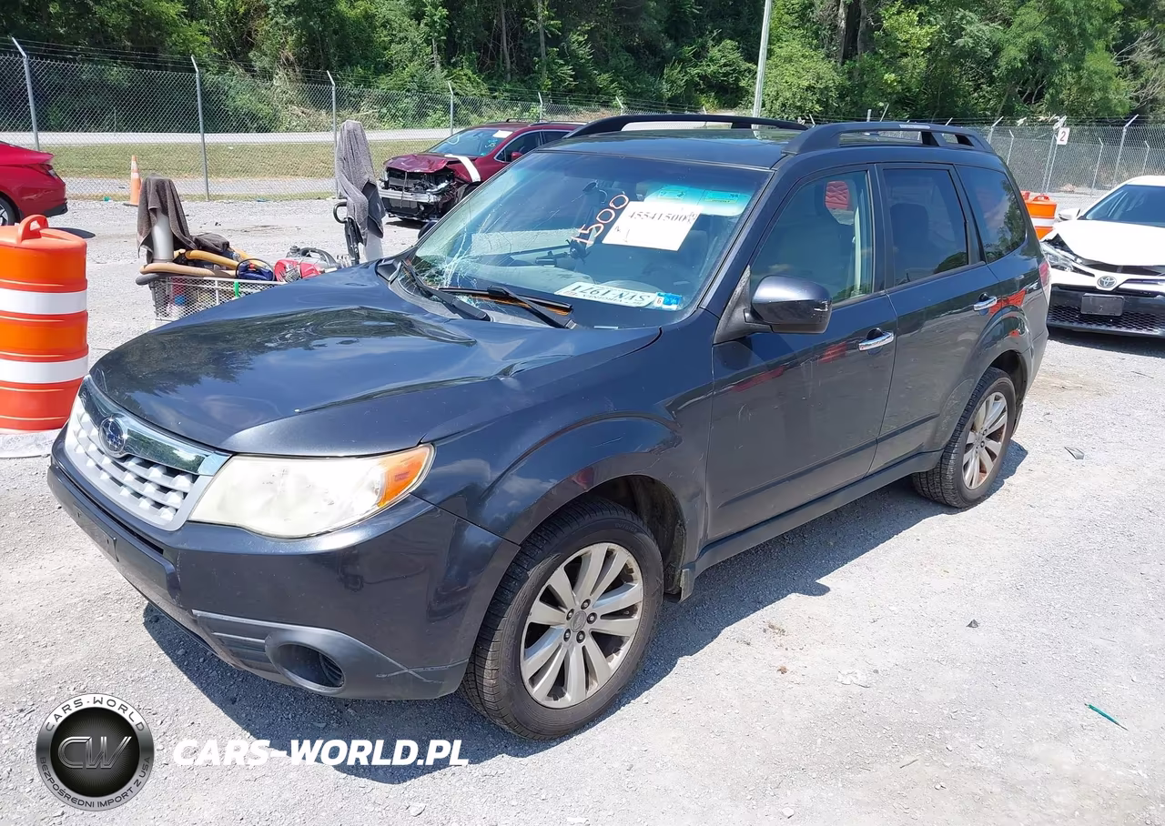 2013 Subaru Forester 2.5X Premium VIN:JF2SHADC2DH439818 - 2