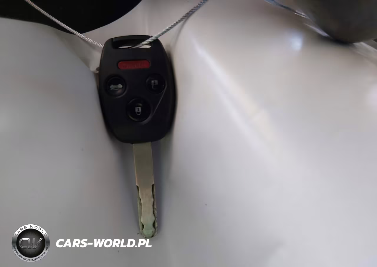 2012 Honda Civic Hybrid VIN:JHMFB4F3XCS001077 - 11