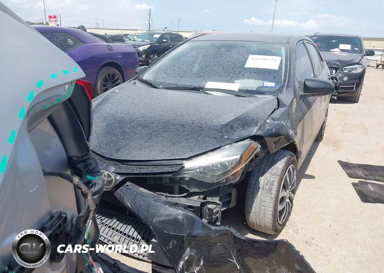 2017 Toyota Corolla Le VIN:5YFBURHE5HP668606 - 12