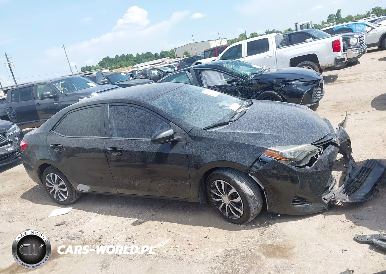 2017 Toyota Corolla Le VIN:5YFBURHE5HP668606 - 13