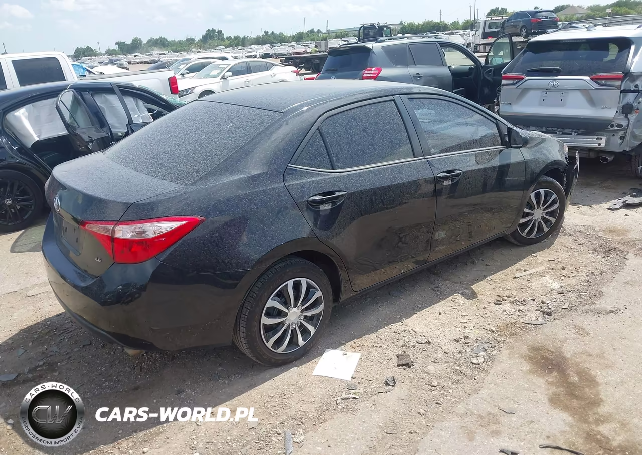 2017 Toyota Corolla Le VIN:5YFBURHE5HP668606 - 4