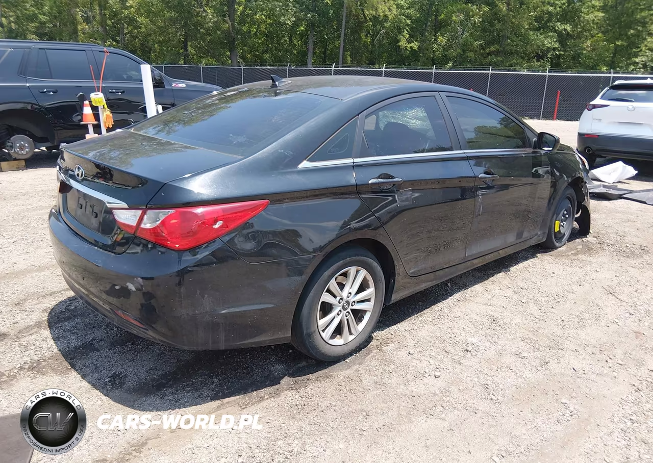 2011 Hyundai Sonata Gls VIN:5NPEB4ACXBH139932 - 4