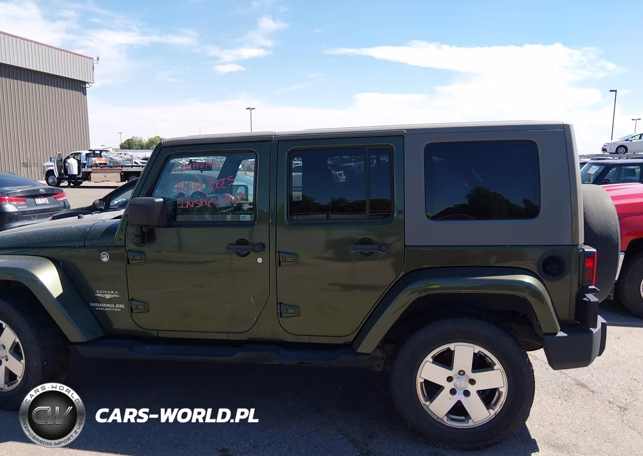 2008 Jeep Wrangler Unlimited Sahara VIN:1J4GA59168L551963 - 13